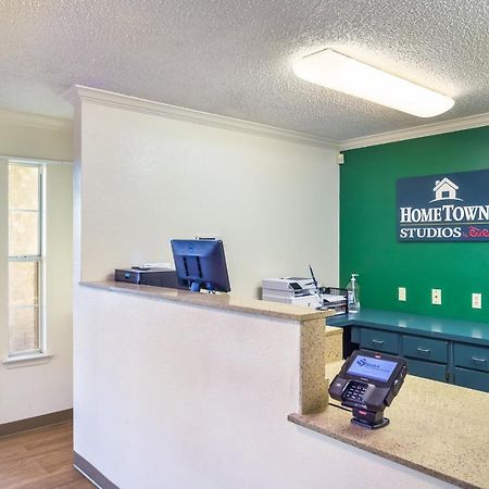 Hometowne Studios By Red Roof Dallas - North Addison - Tollway Екстериор снимка