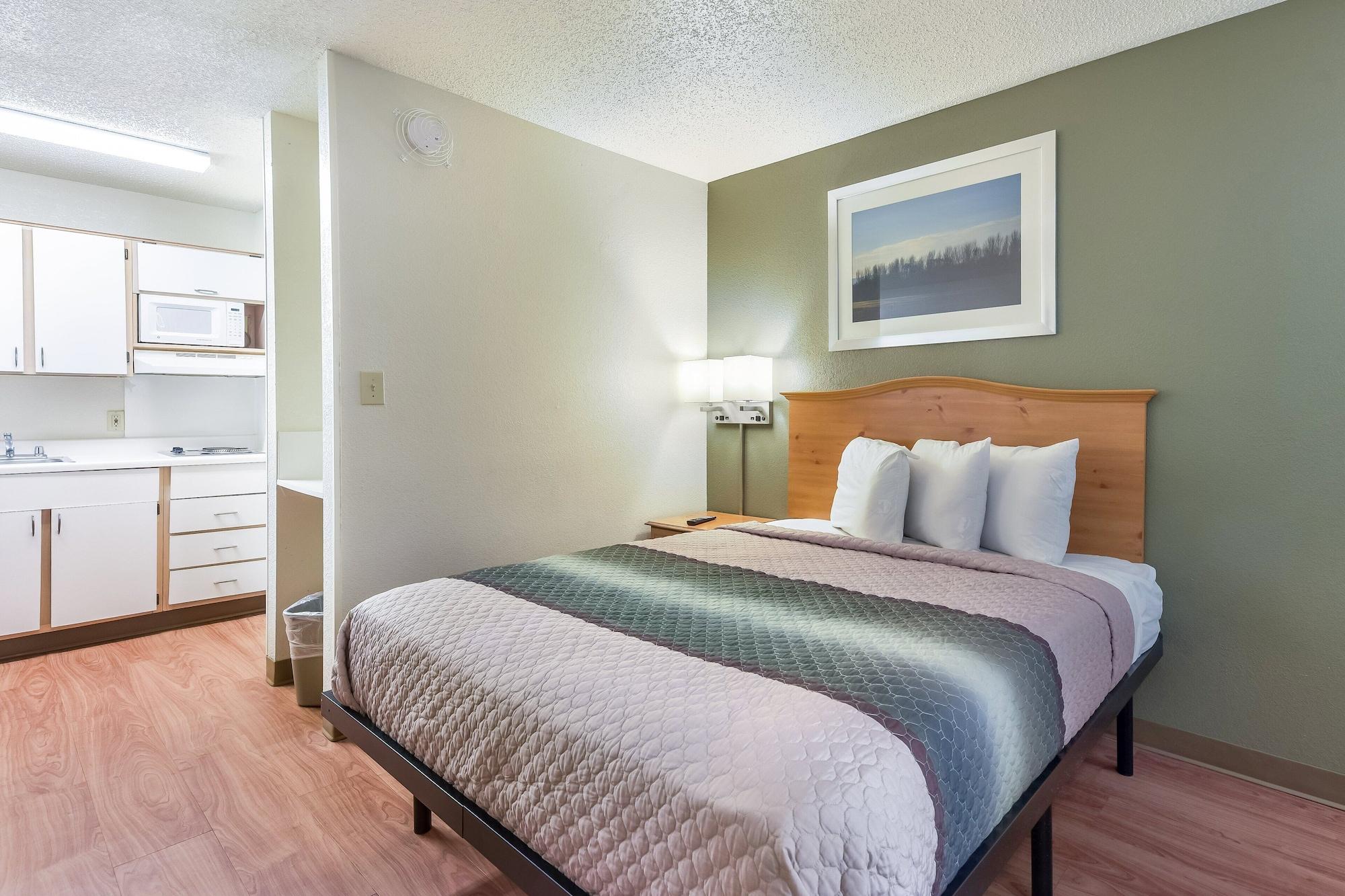 Hometowne Studios By Red Roof Dallas - North Addison - Tollway Екстериор снимка